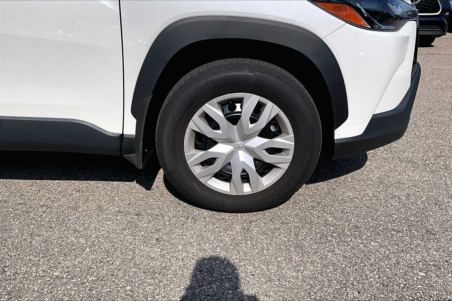 2025 Toyota Corolla Cross L - Photo 4