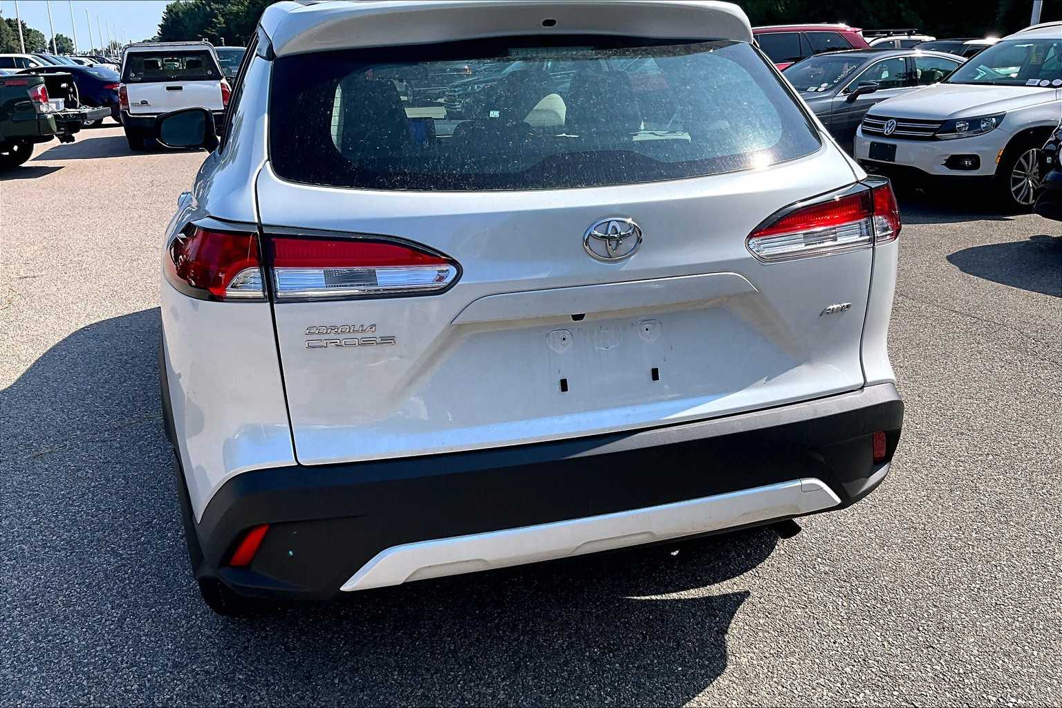 2025 Toyota Corolla Cross L - Photo 7