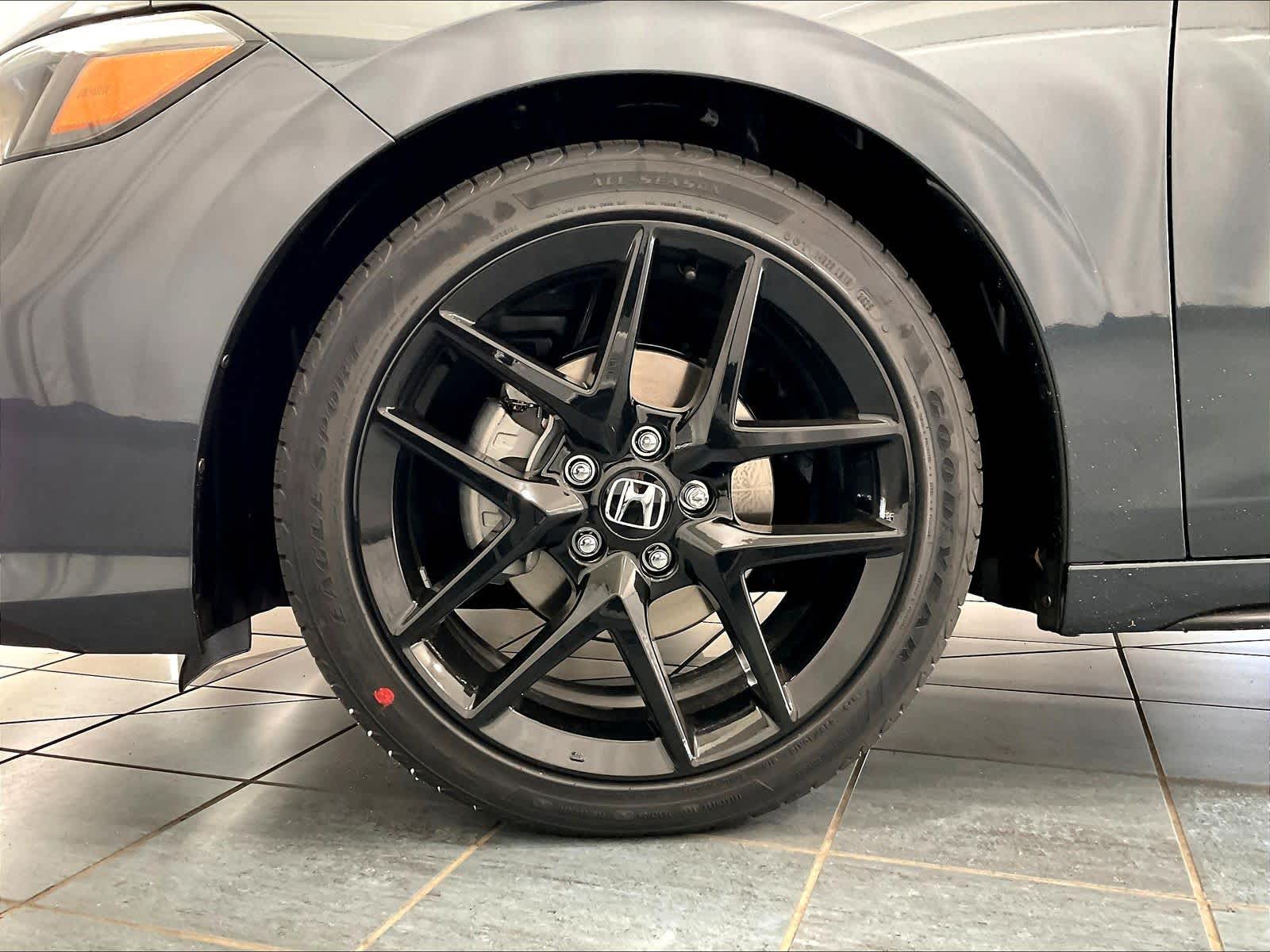 2026 Honda Civic Hatchback Sport - Photo 8