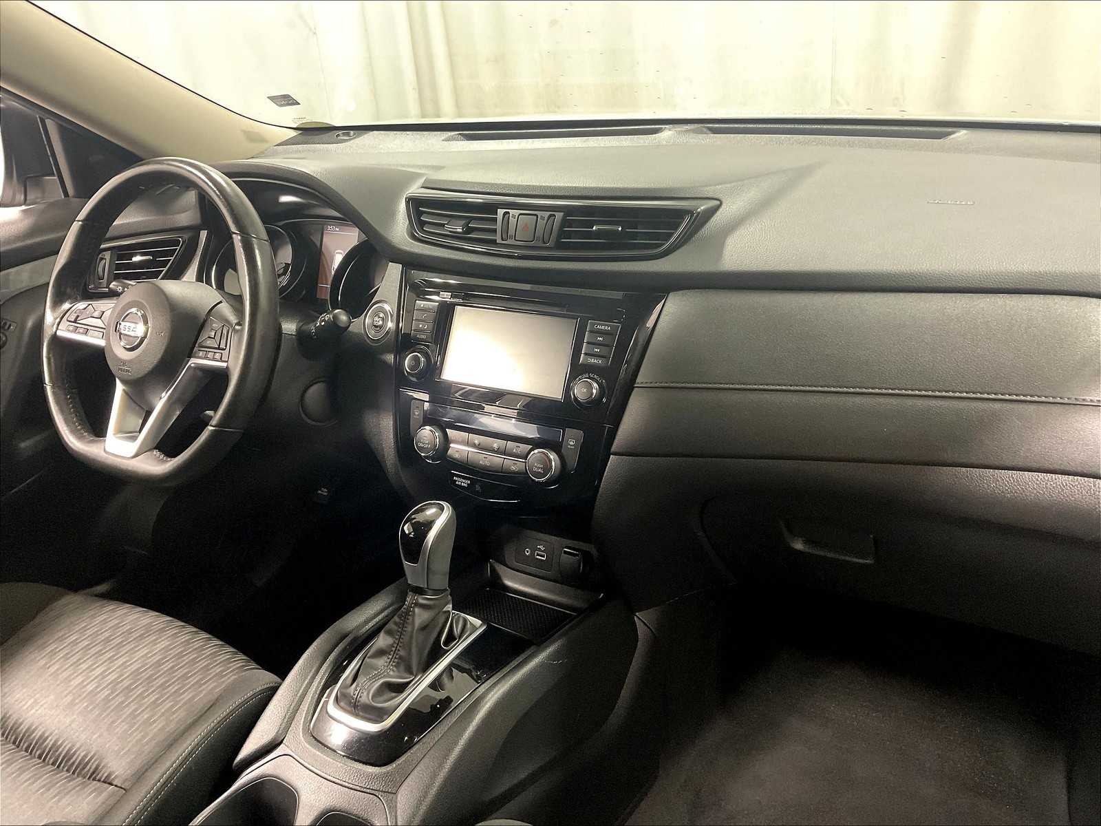 2020 Nissan Rogue SV - Photo 14