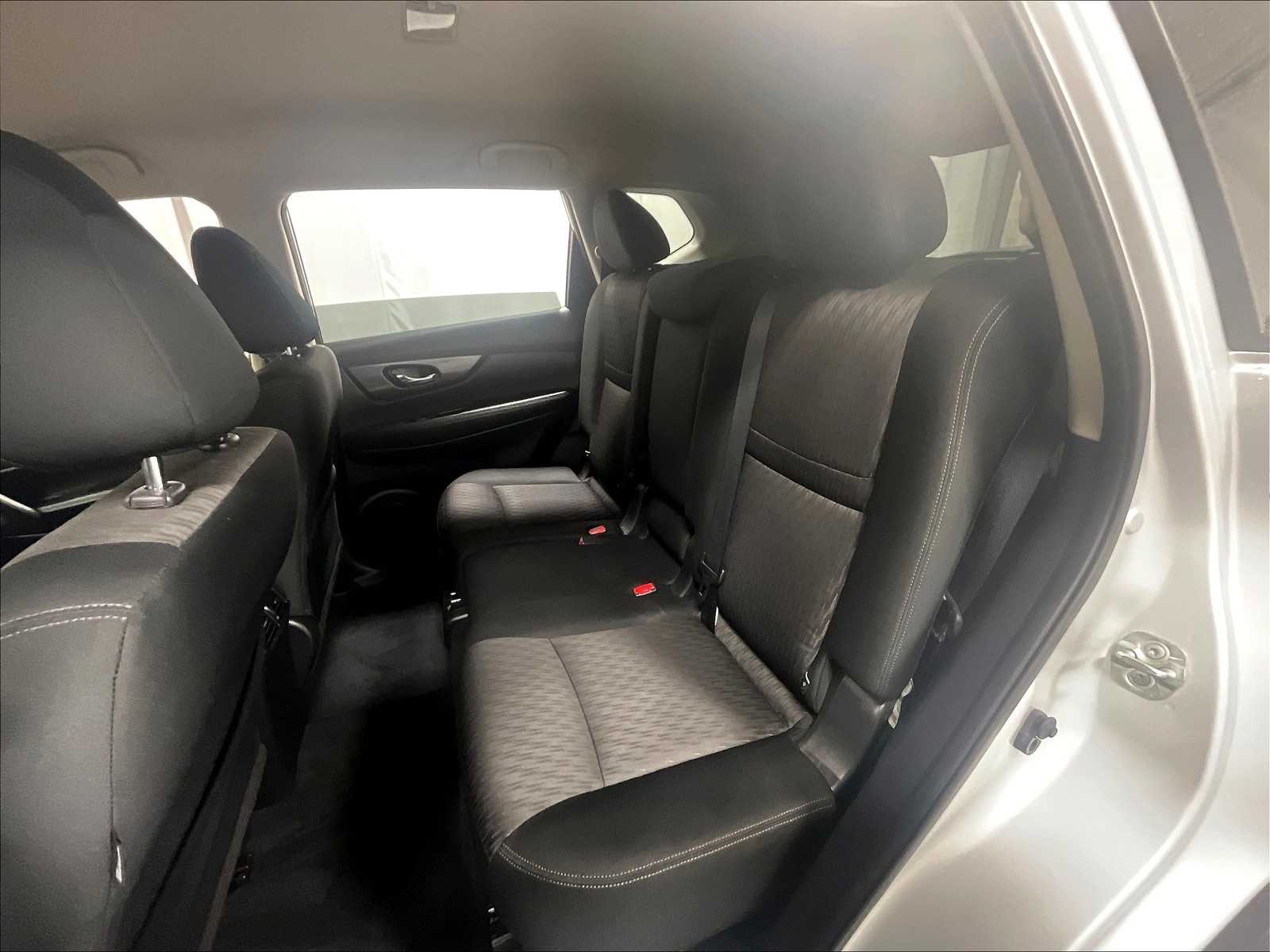 2020 Nissan Rogue SV - Photo 15