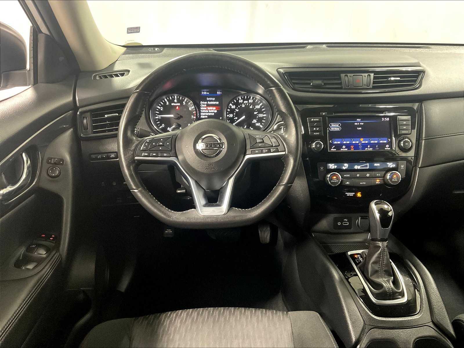 2020 Nissan Rogue SV - Photo 18