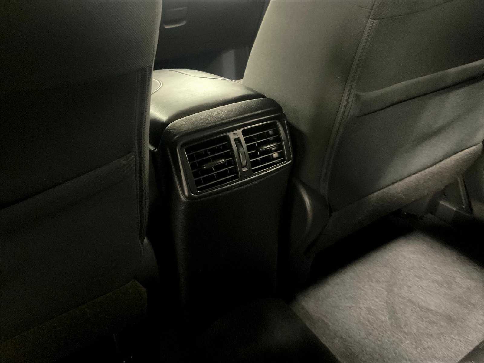 2020 Nissan Rogue SV - Photo 28