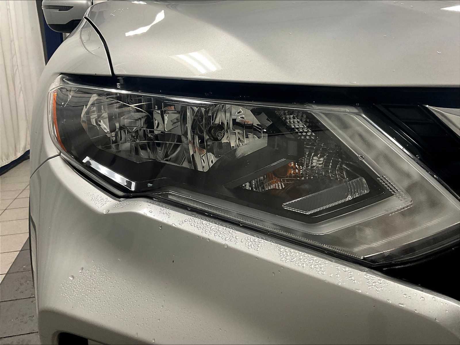 2020 Nissan Rogue SV - Photo 33