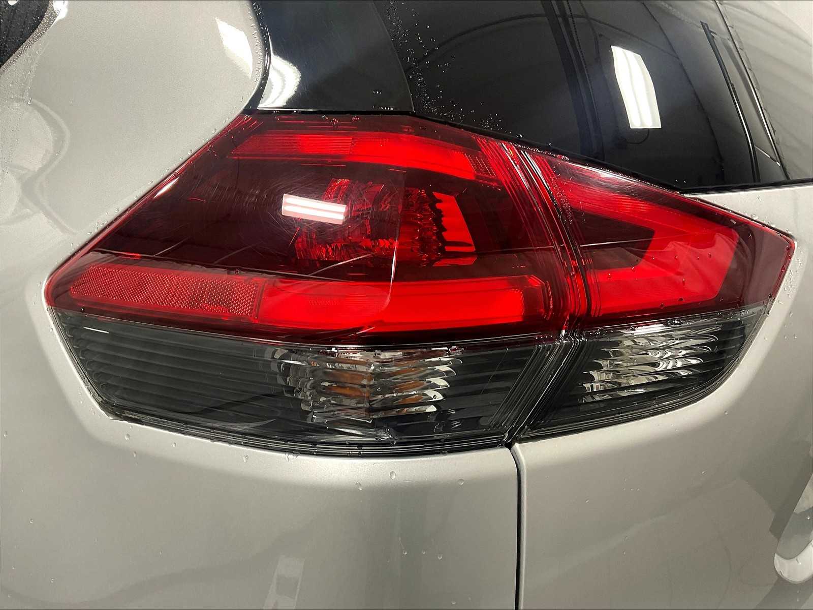 2020 Nissan Rogue SV - Photo 34