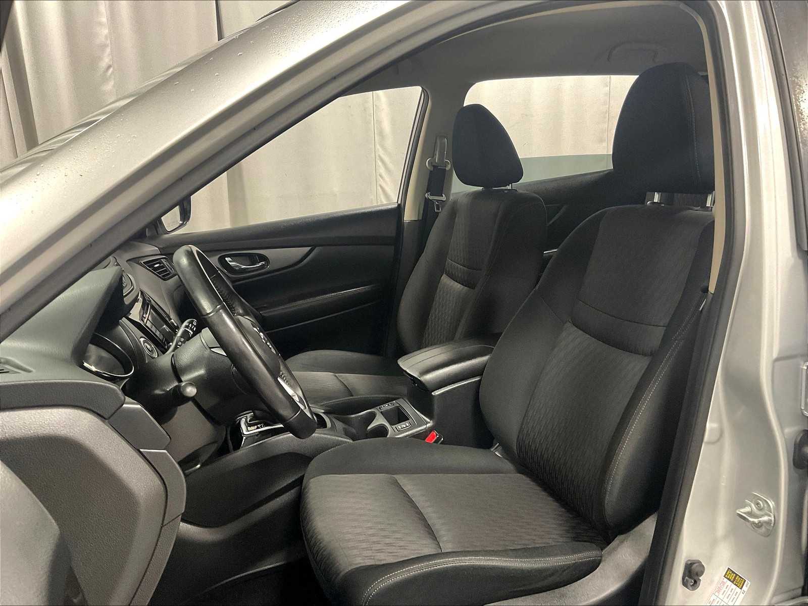 2020 Nissan Rogue SV - Photo 10