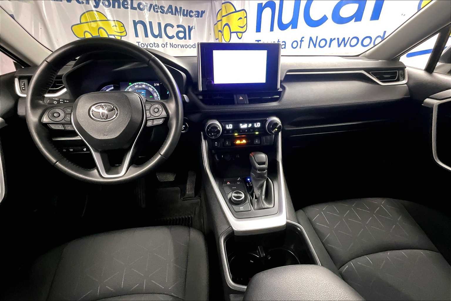2024 Toyota RAV4 Hybrid XLE - Photo 21