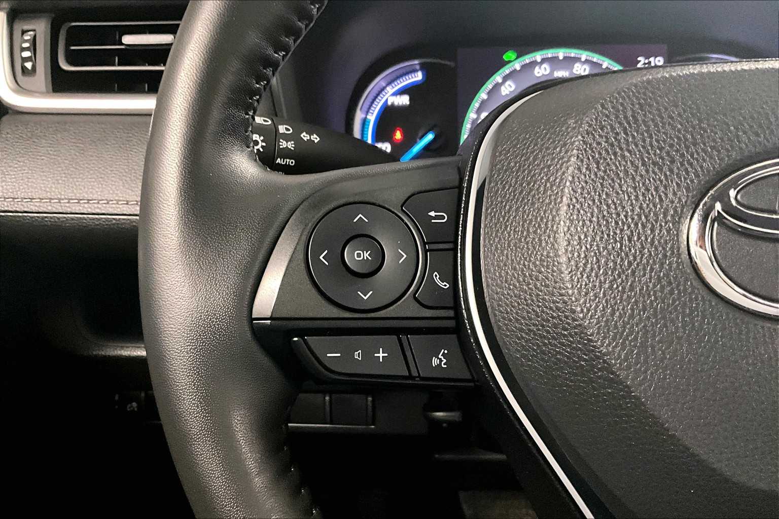 2024 Toyota RAV4 Hybrid XLE - Photo 22