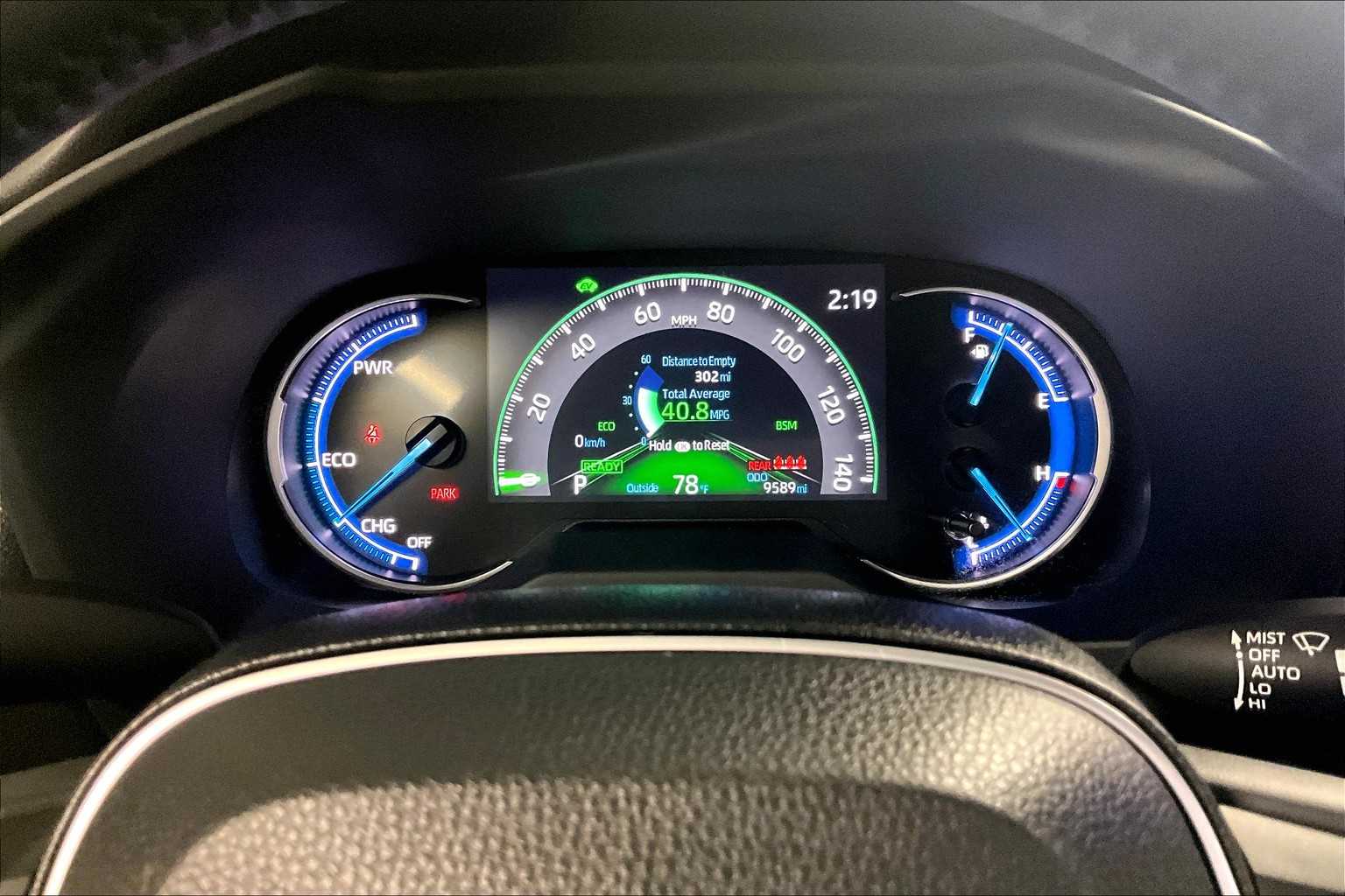 2024 Toyota RAV4 Hybrid XLE - Photo 24