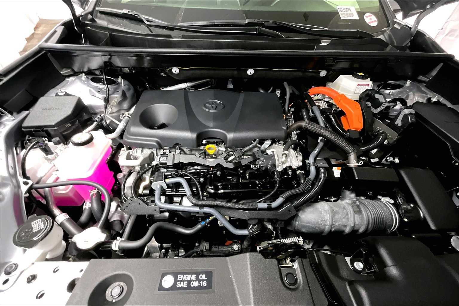 2024 Toyota RAV4 Hybrid XLE - Photo 29