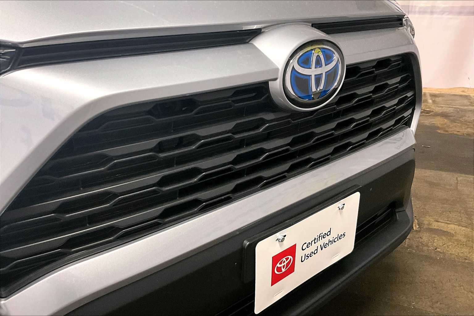 2024 Toyota RAV4 Hybrid XLE - Photo 31