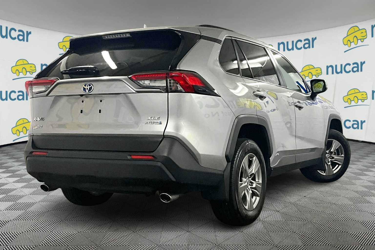 2024 Toyota RAV4 Hybrid XLE - Photo 6