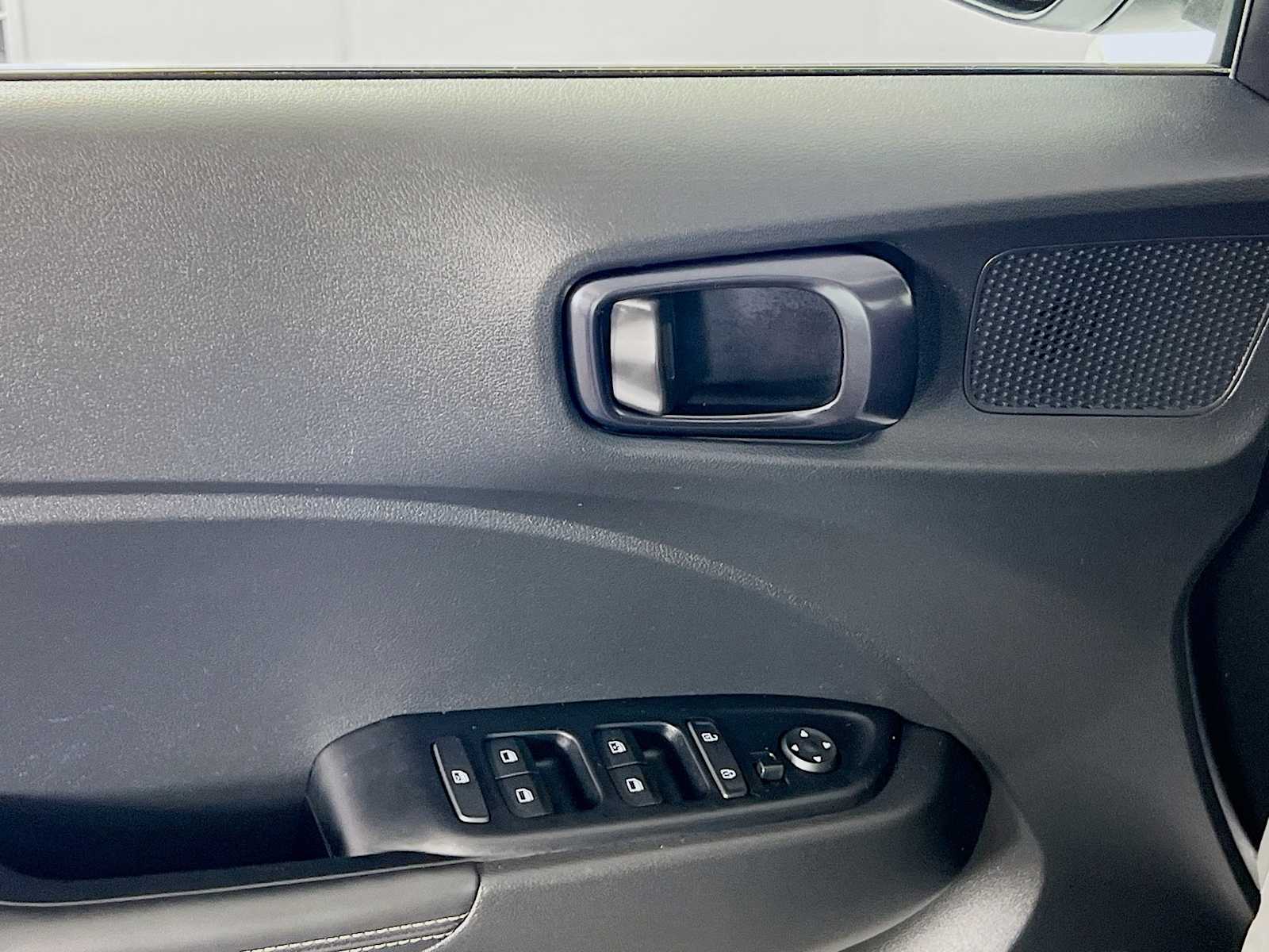 2024 Hyundai Venue Limited - Photo 17