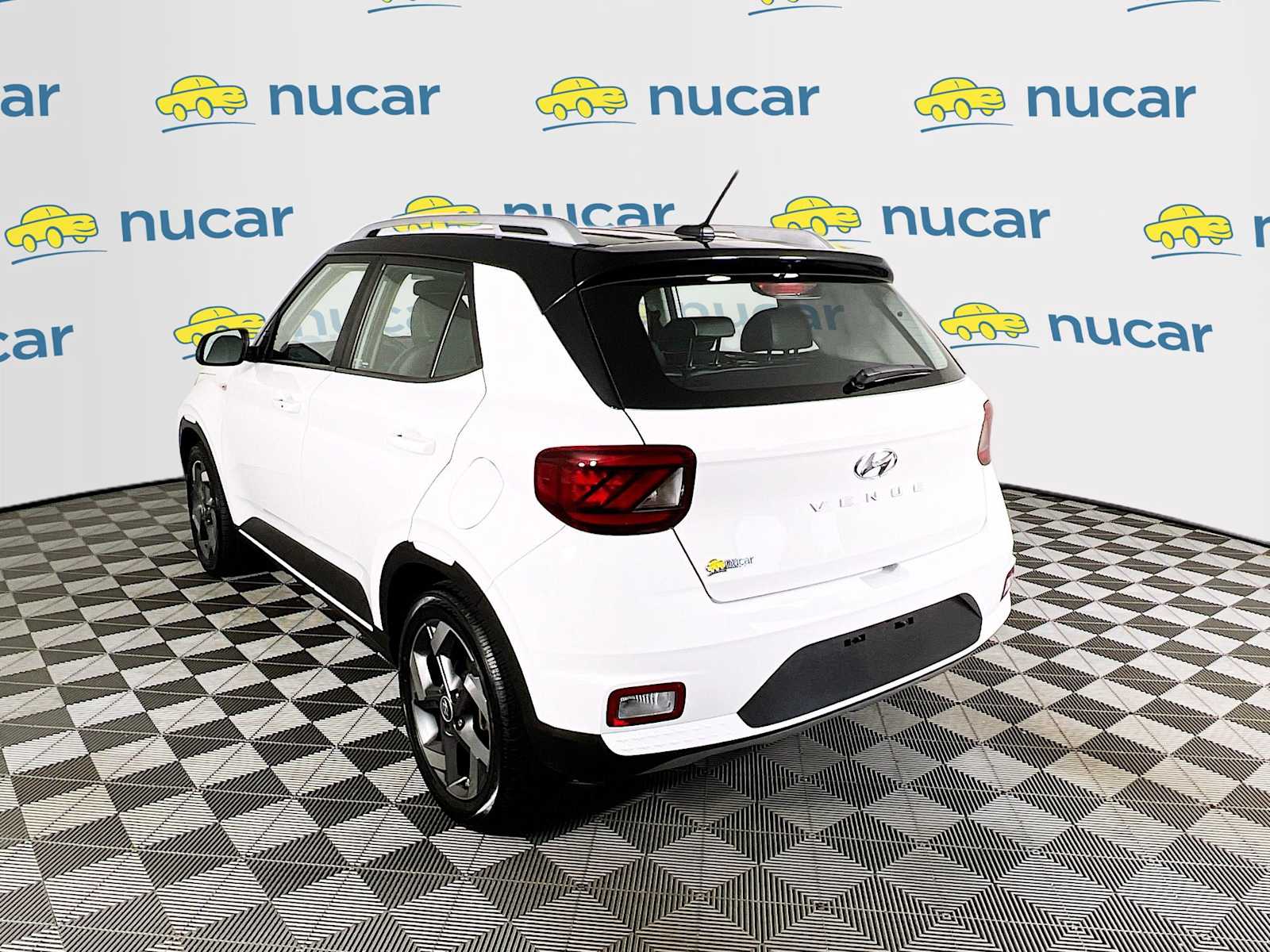 2024 Hyundai Venue Limited - Photo 5