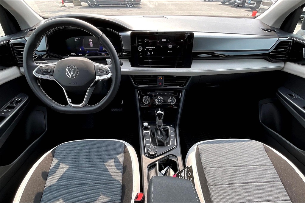 2025 Volkswagen Taos 1.5T S - Photo 12