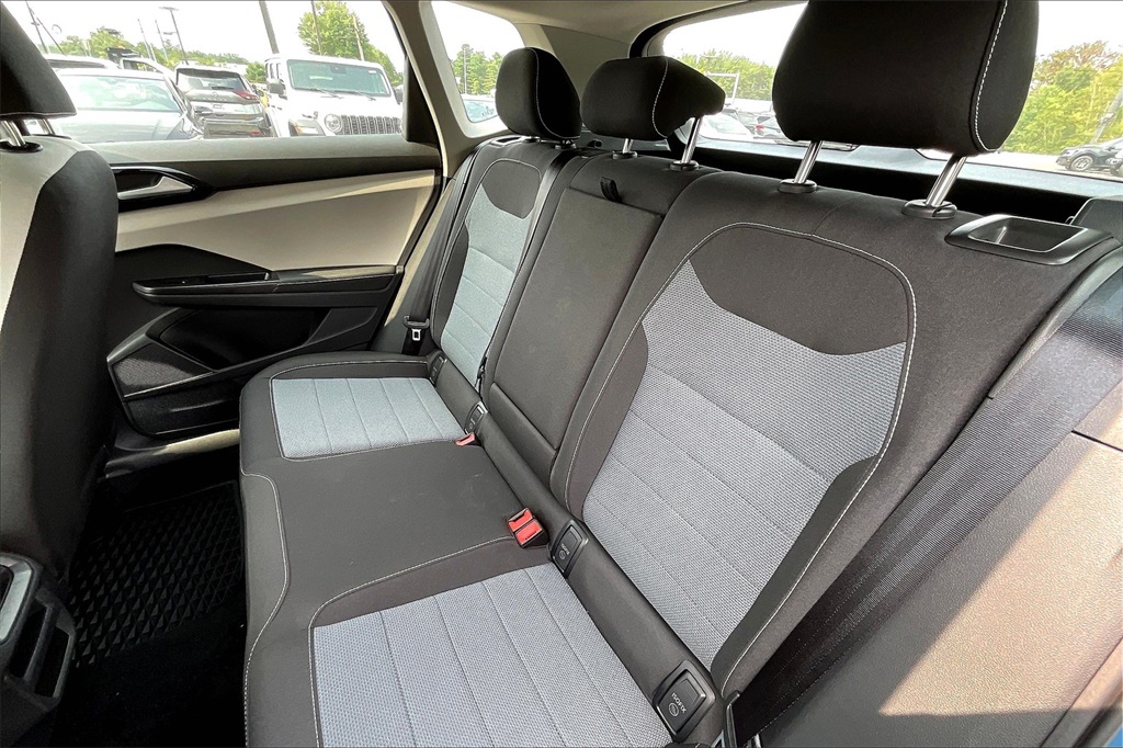 2025 Volkswagen Taos 1.5T S - Photo 15