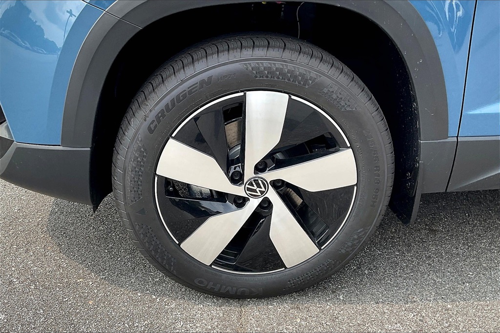 2025 Volkswagen Taos 1.5T S - Photo 8