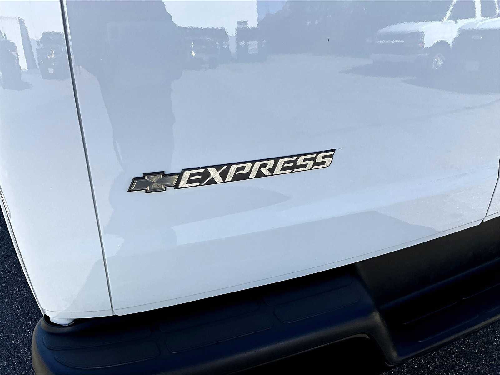 2021 Chevrolet Express  - Photo 25