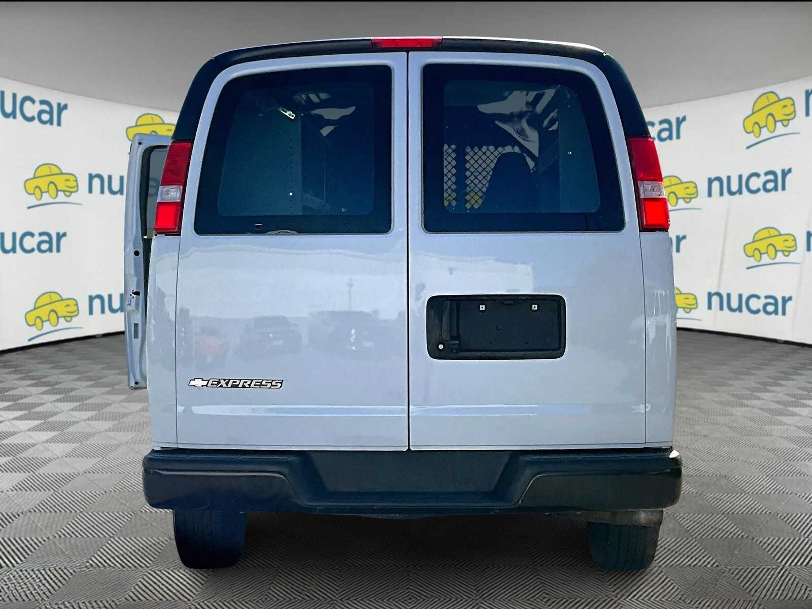 2021 Chevrolet Express  - Photo 5