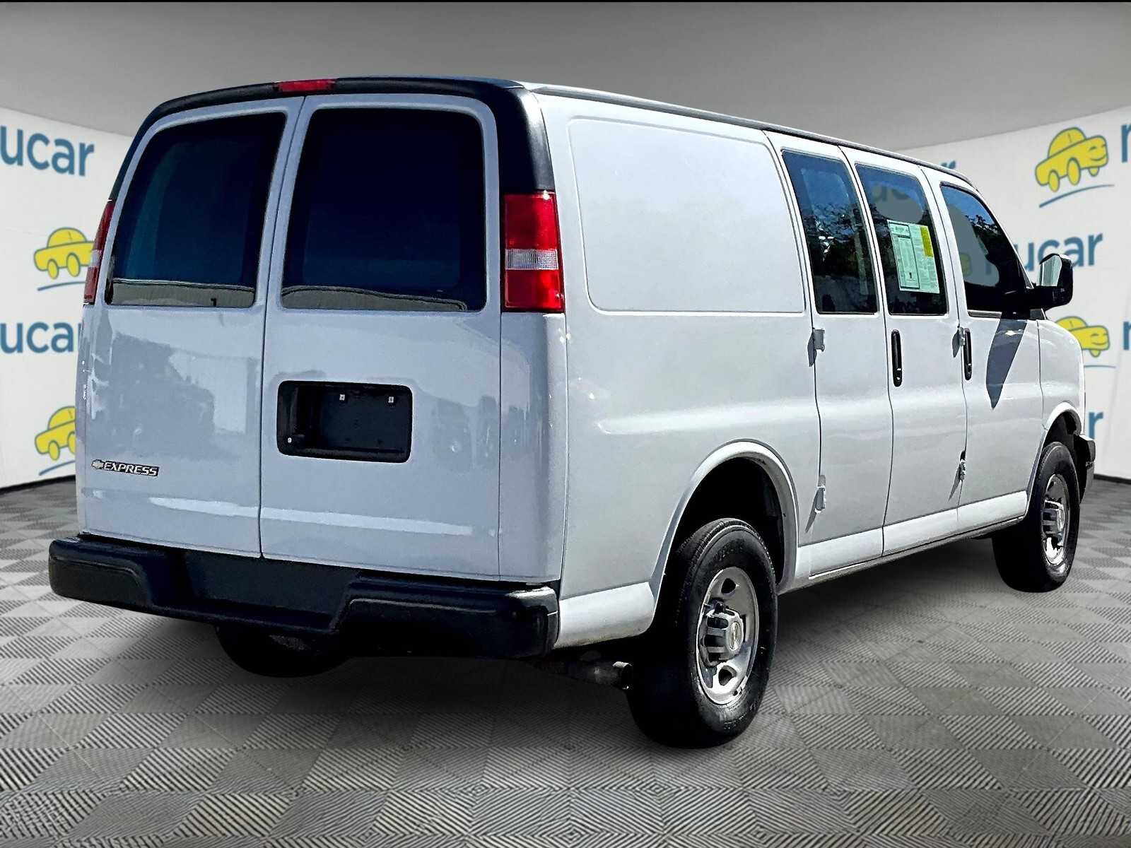 2021 Chevrolet Express  - Photo 6