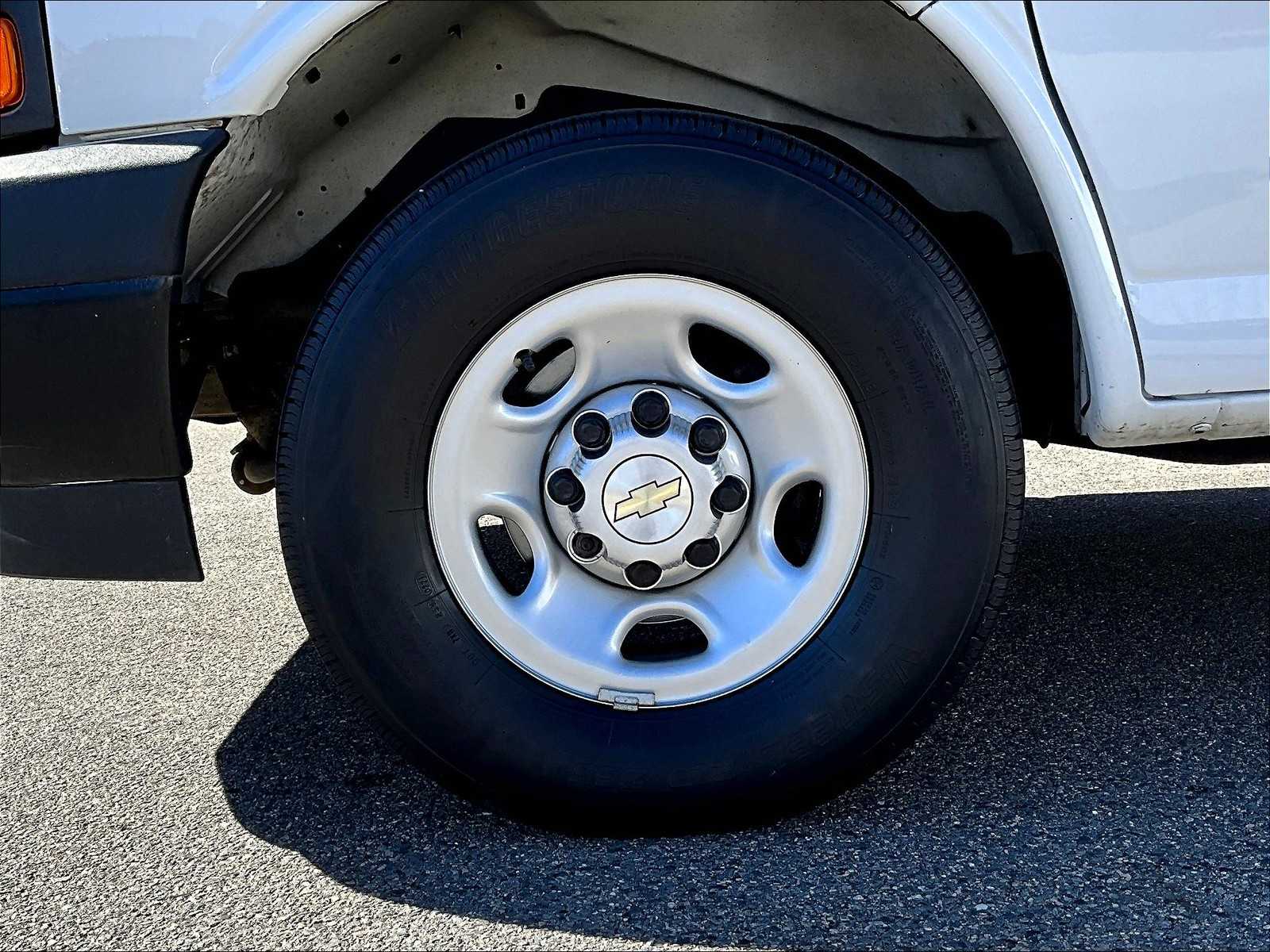 2021 Chevrolet Express  - Photo 7