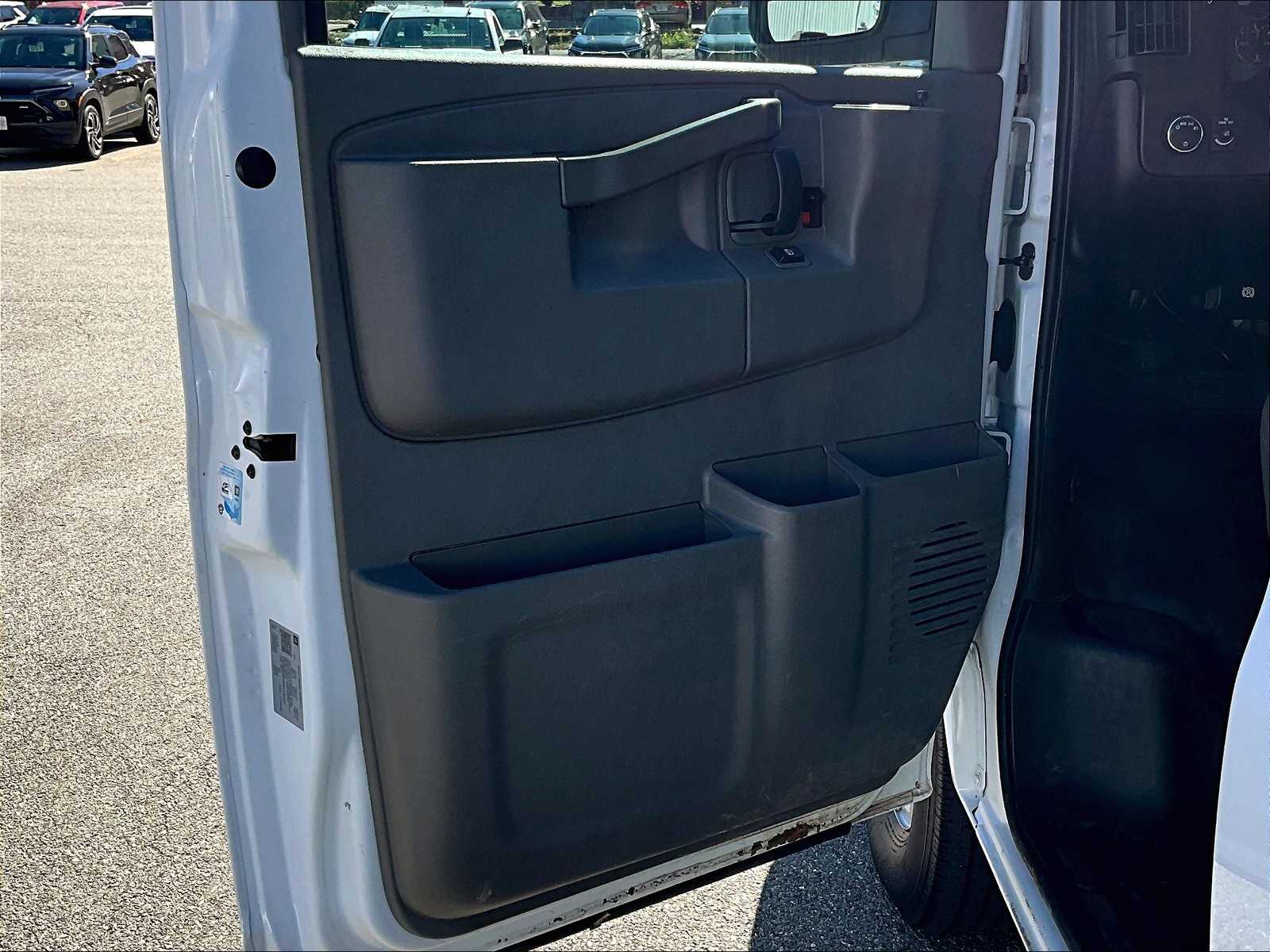 2021 Chevrolet Express  - Photo 9