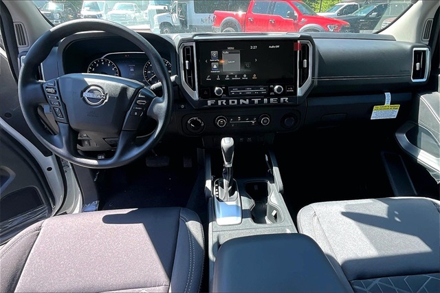 2025 Nissan Frontier SV - Photo 16