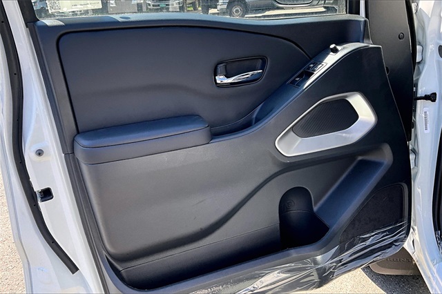 2025 Nissan Frontier SV - Photo 18