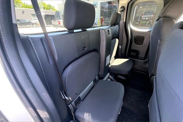 2025 Nissan Frontier SV - Photo 22