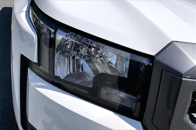2025 Nissan Frontier SV - Photo 31