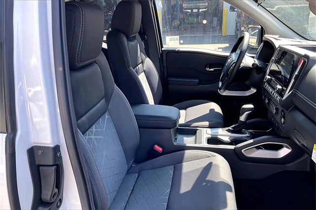 2025 Nissan Frontier SV - Photo 7