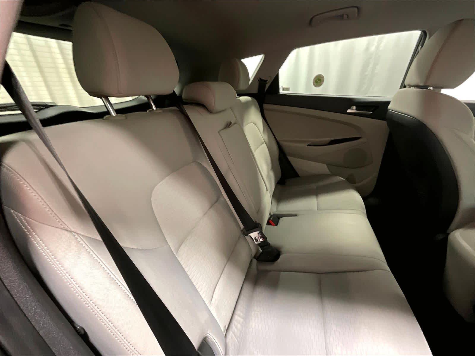 2021 Hyundai Tucson SE - Photo 16