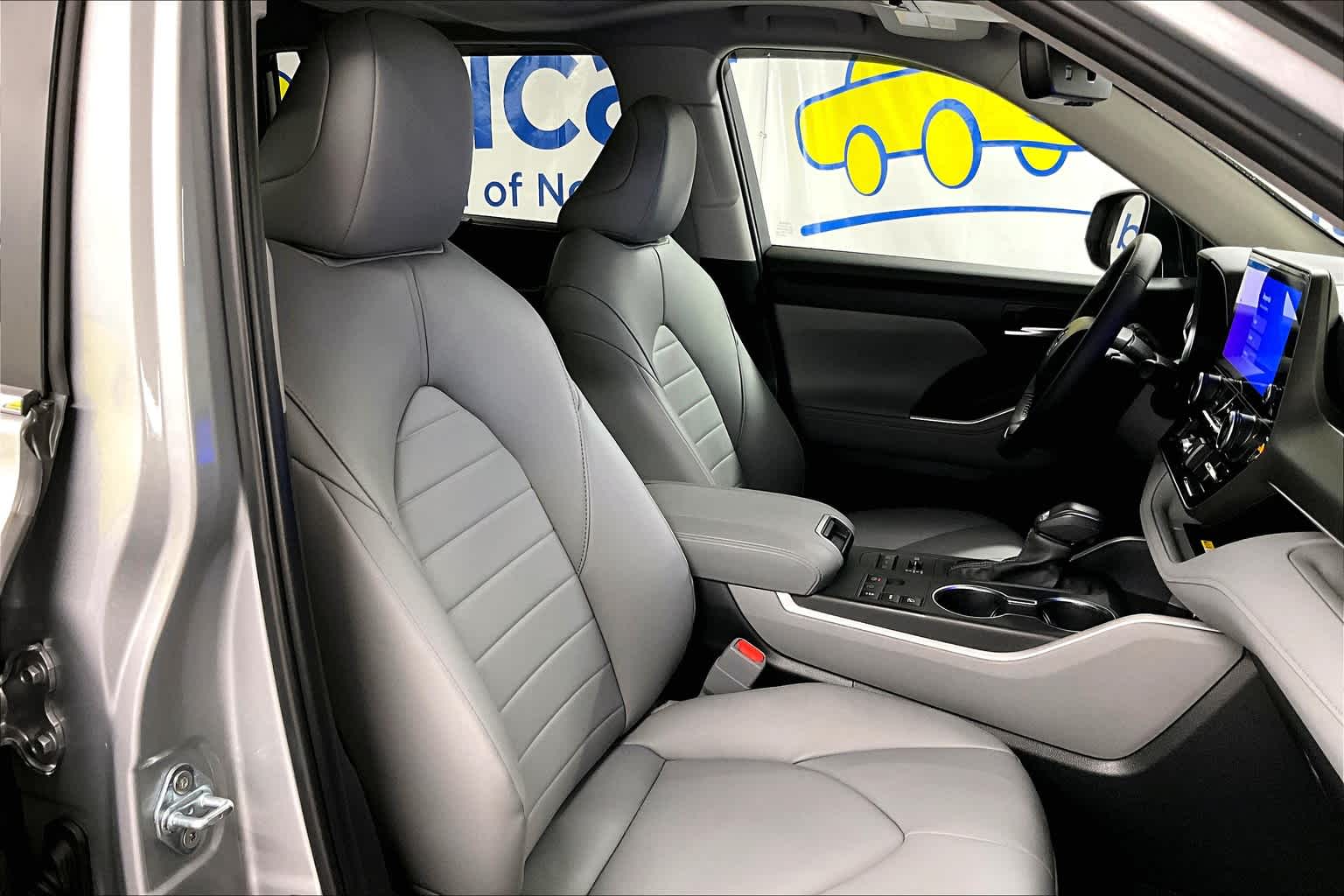 2024 Toyota Highlander XLE - Photo 11