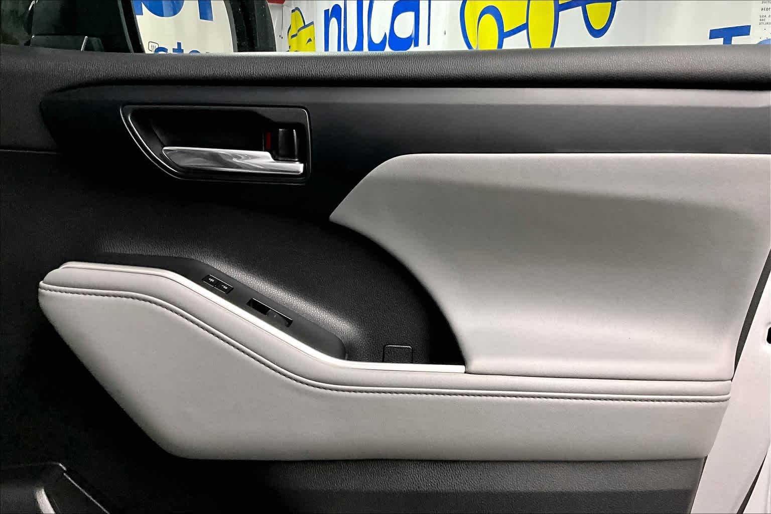 2024 Toyota Highlander XLE - Photo 12