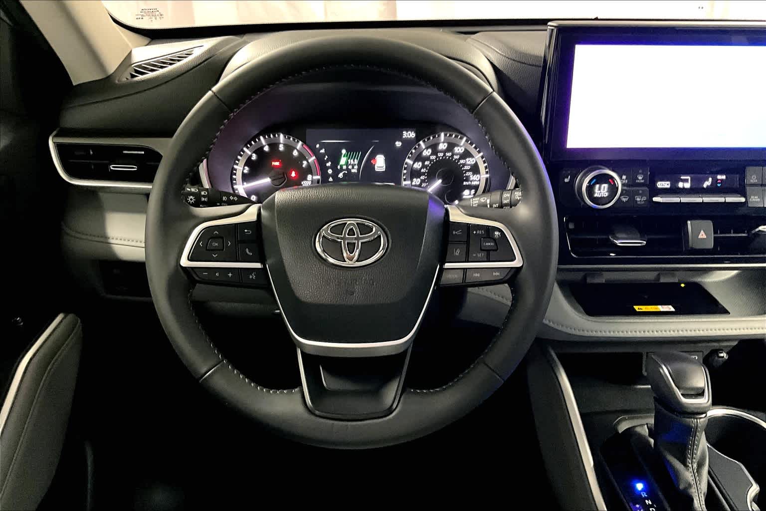 2024 Toyota Highlander XLE - Photo 17