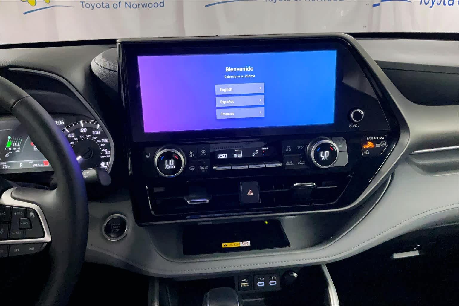 2024 Toyota Highlander XLE - Photo 18