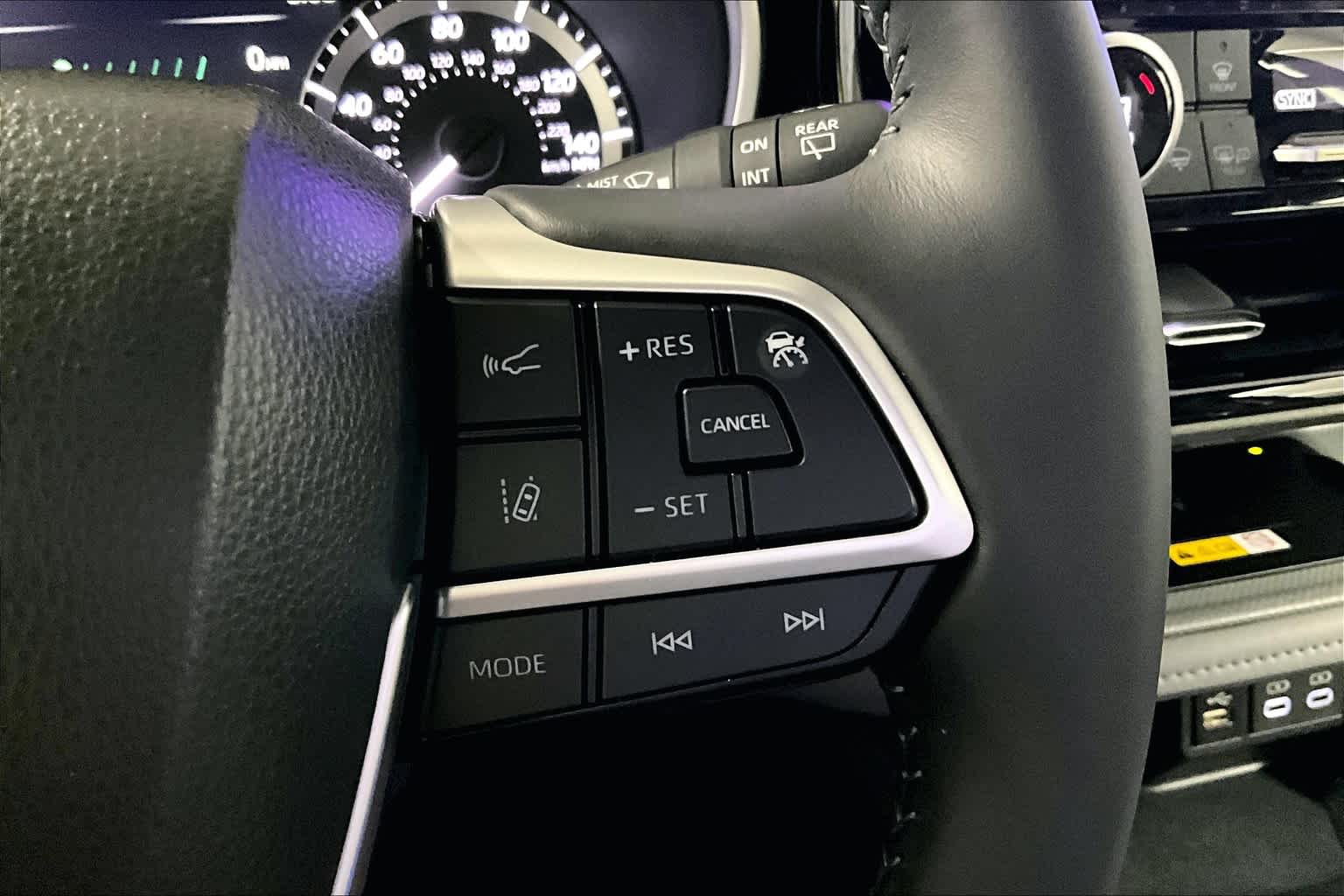 2024 Toyota Highlander XLE - Photo 24