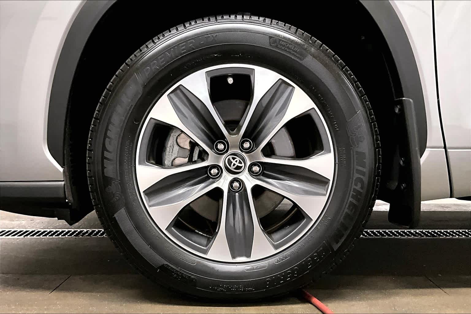 2024 Toyota Highlander XLE - Photo 7