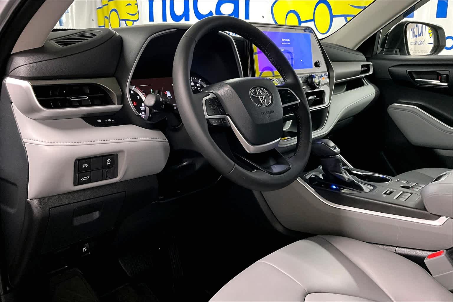 2024 Toyota Highlander XLE - Photo 8