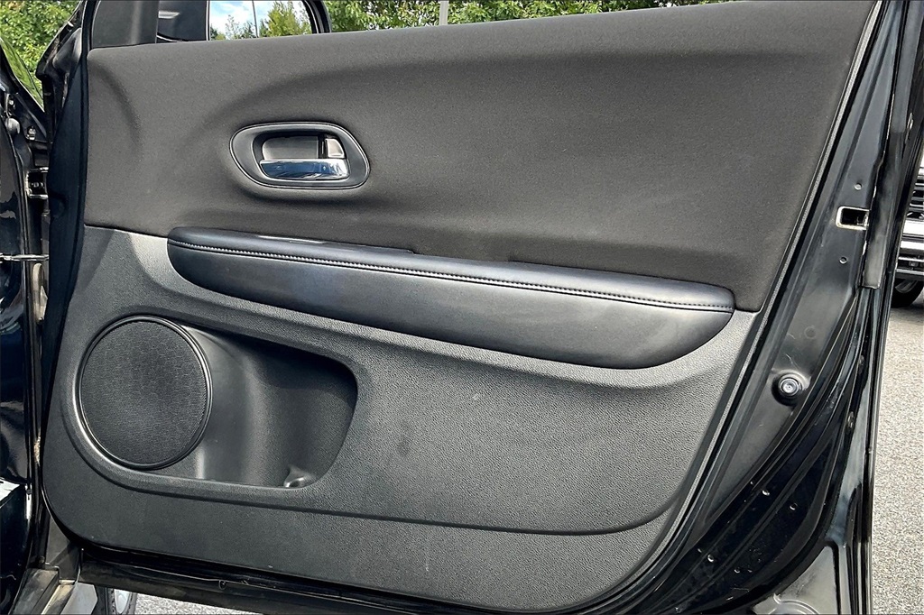 2017 Honda HR-V LX - Photo 11