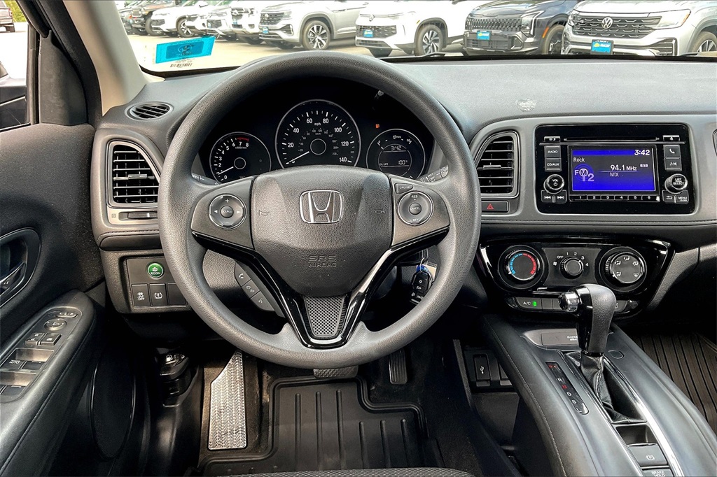 2017 Honda HR-V LX - Photo 16
