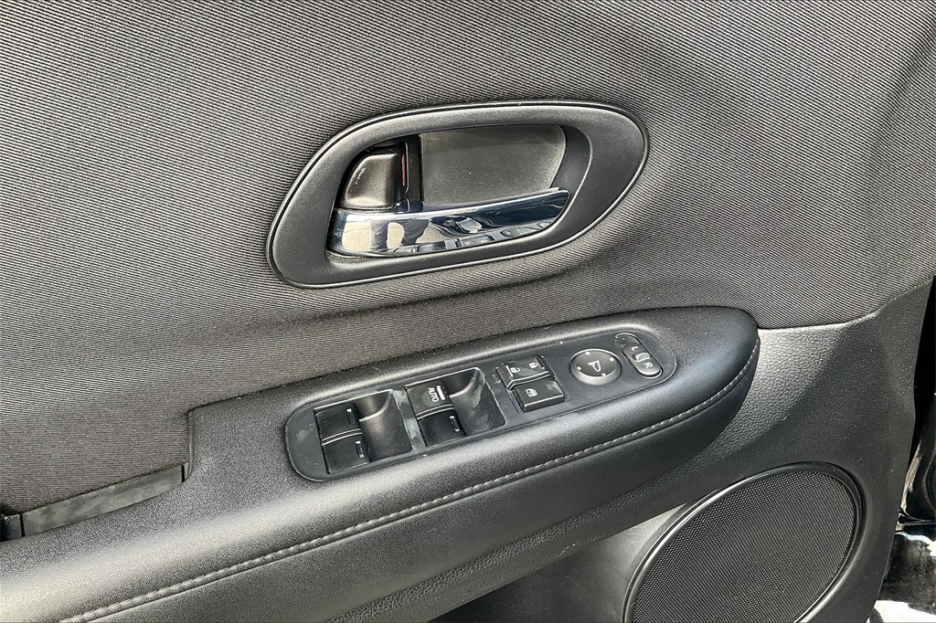 2017 Honda HR-V LX - Photo 35