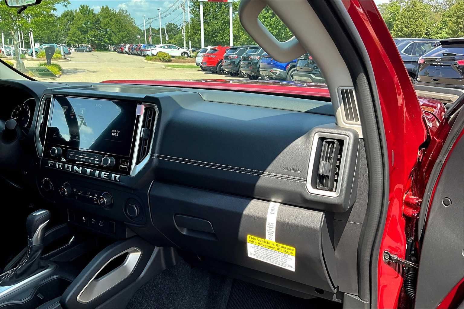 2025 Nissan Frontier SV - Photo 13