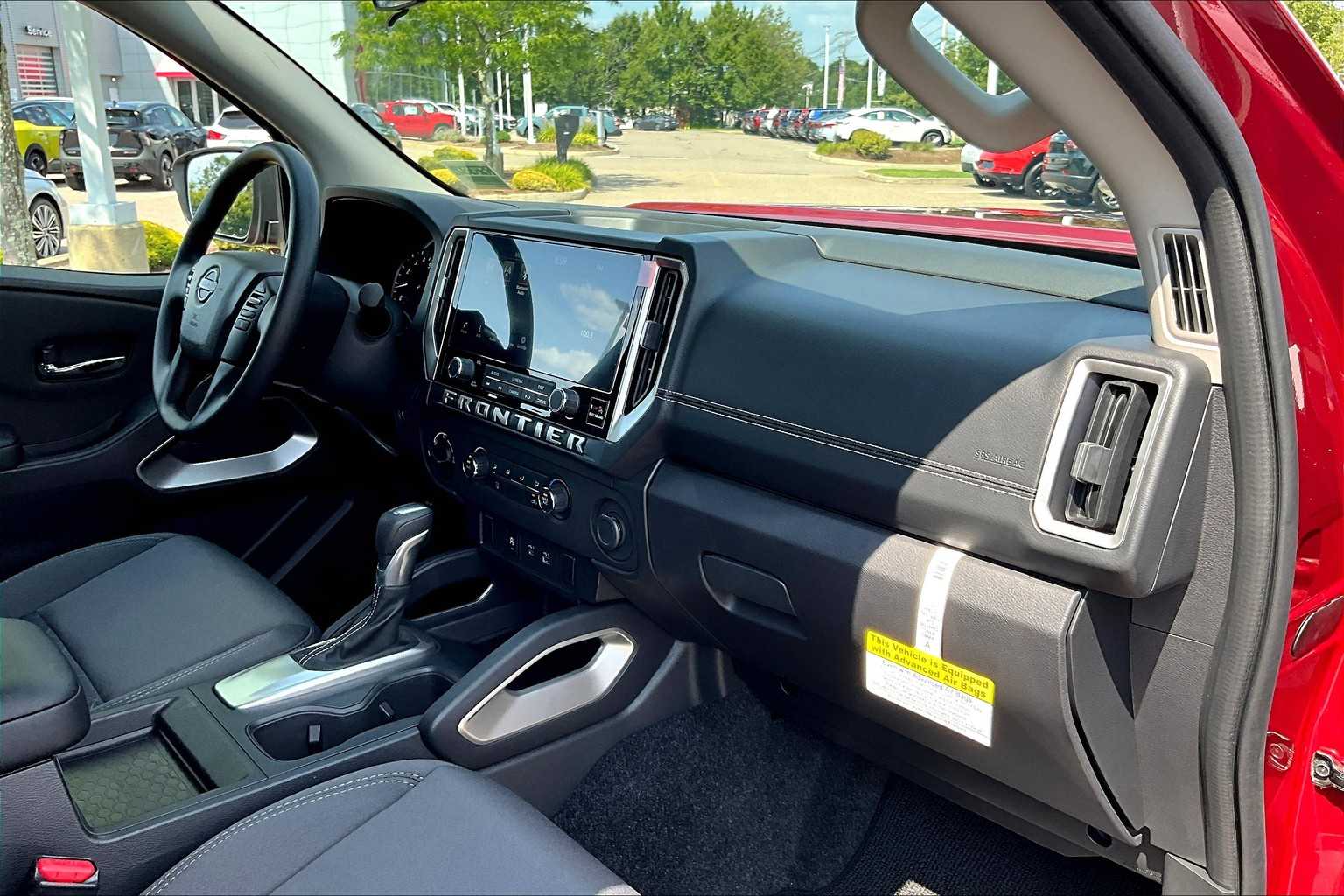 2025 Nissan Frontier SV - Photo 14