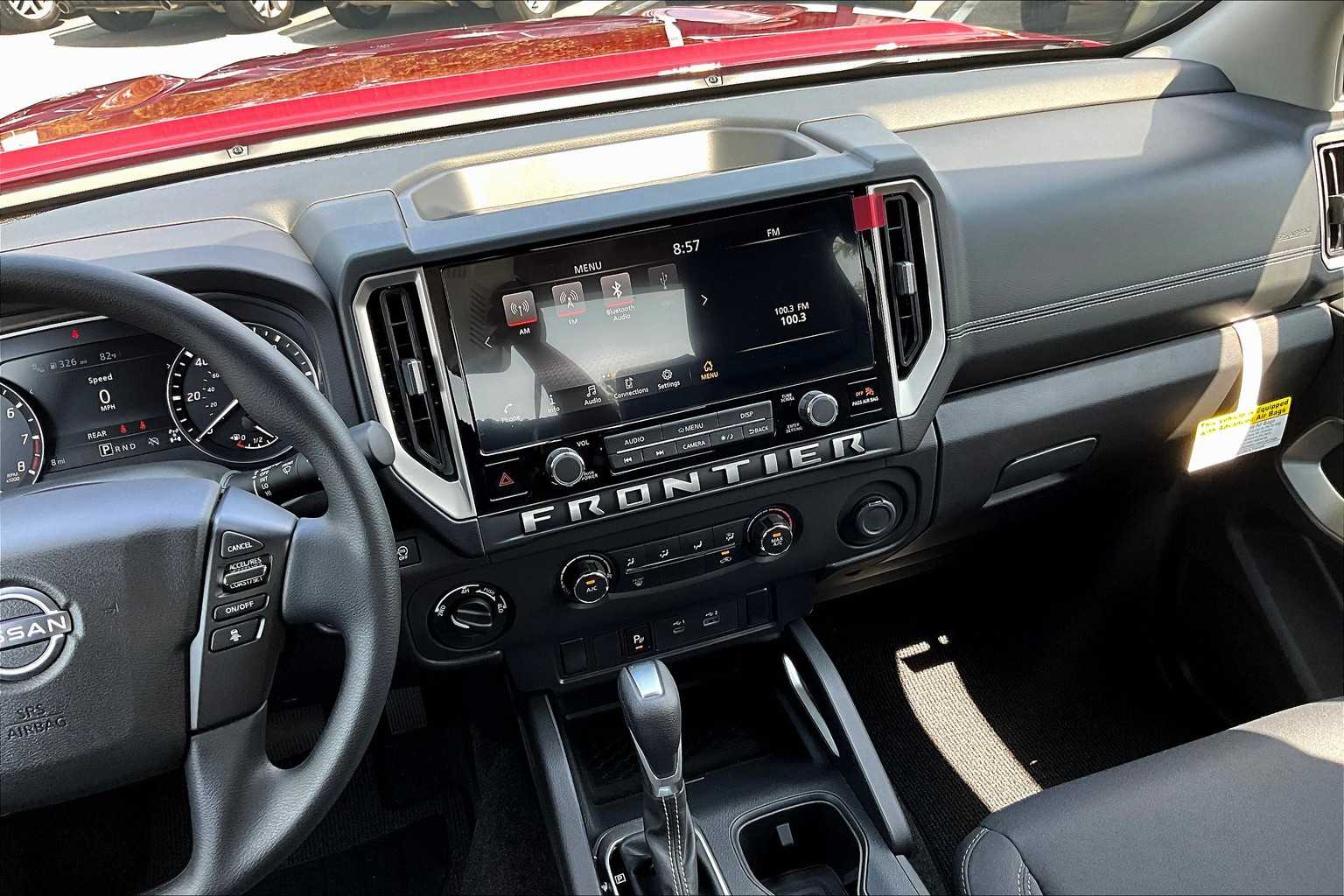 2025 Nissan Frontier SV - Photo 18