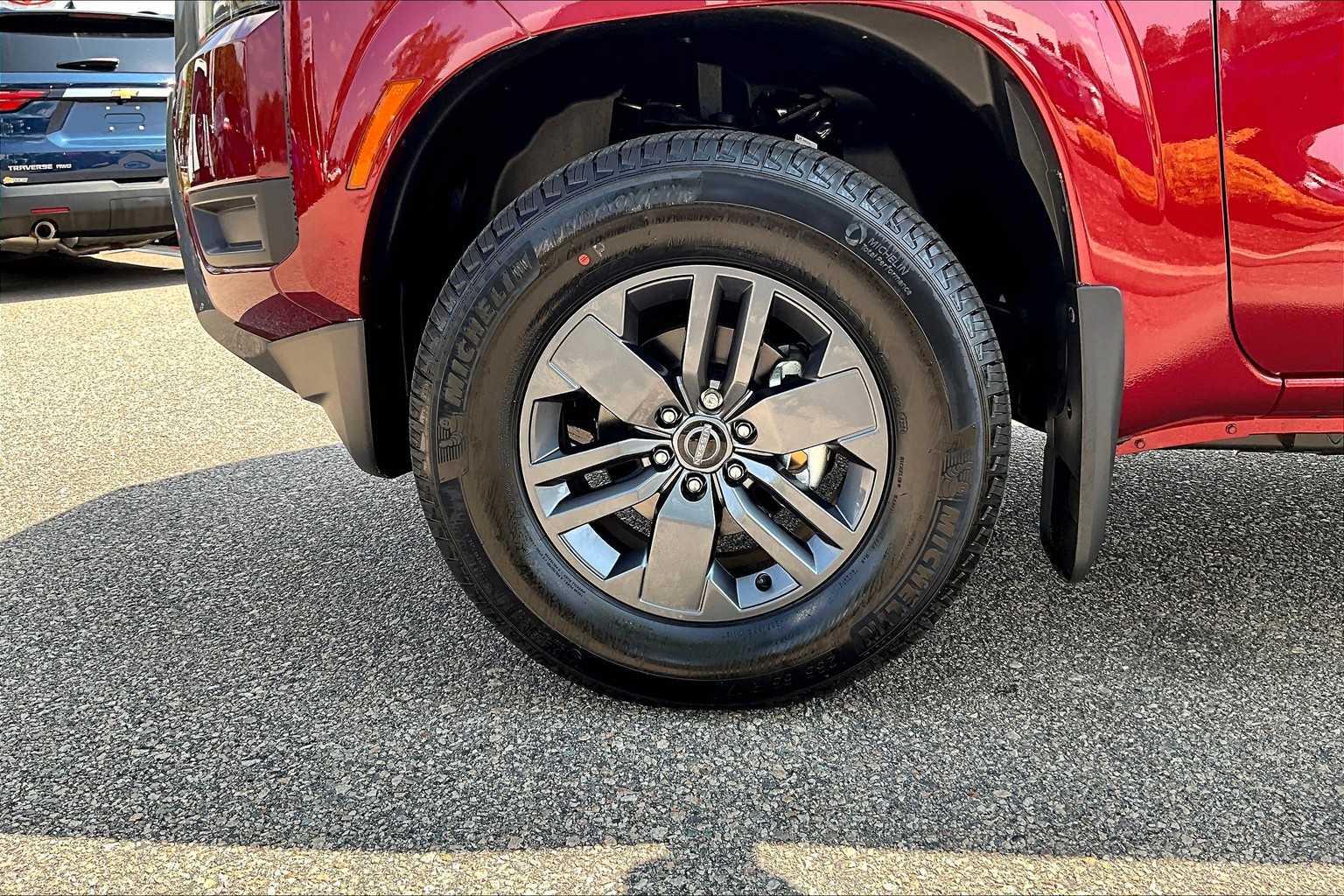 2025 Nissan Frontier SV - Photo 7
