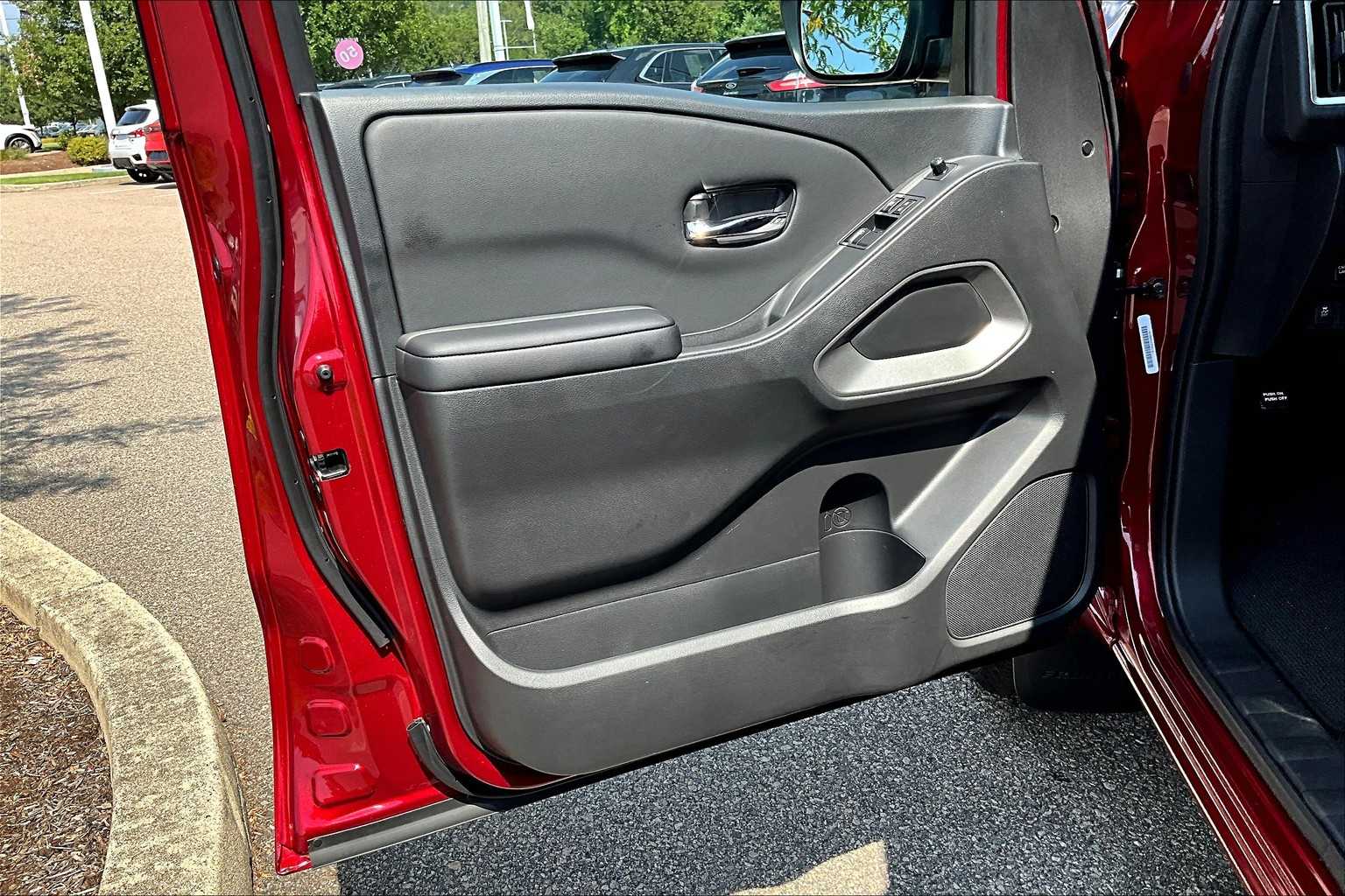 2025 Nissan Frontier SV - Photo 9