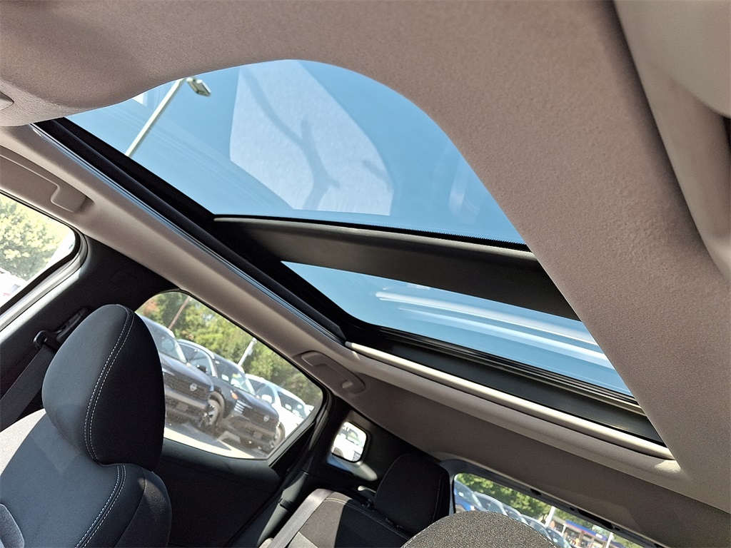 2025 Nissan Kicks SV - Photo 10