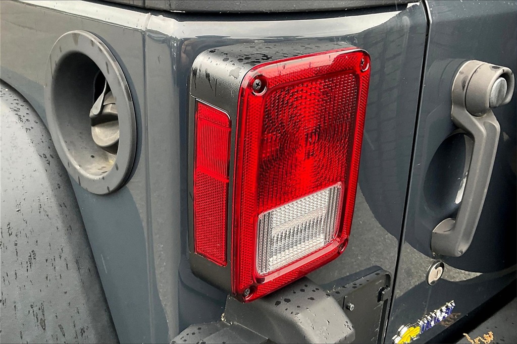 2017 Jeep Wrangler Unlimited Sport - Photo 29
