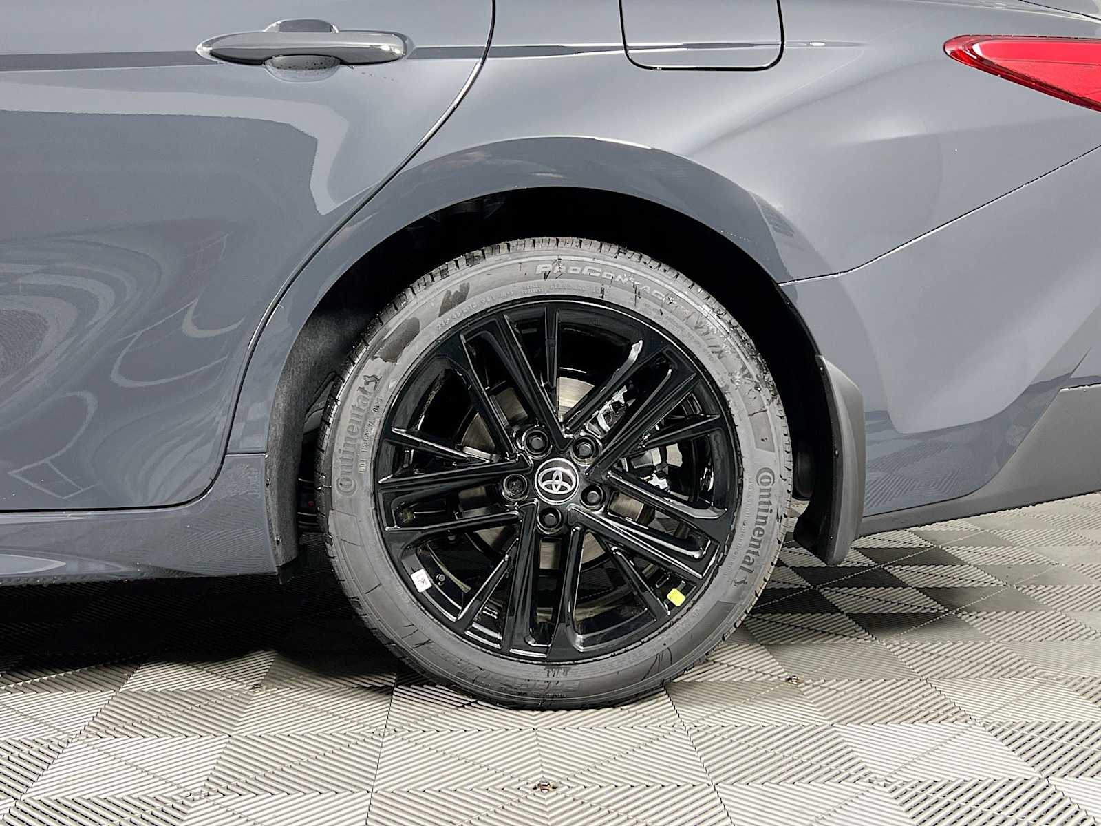 2025 Toyota Camry SE - Photo 19
